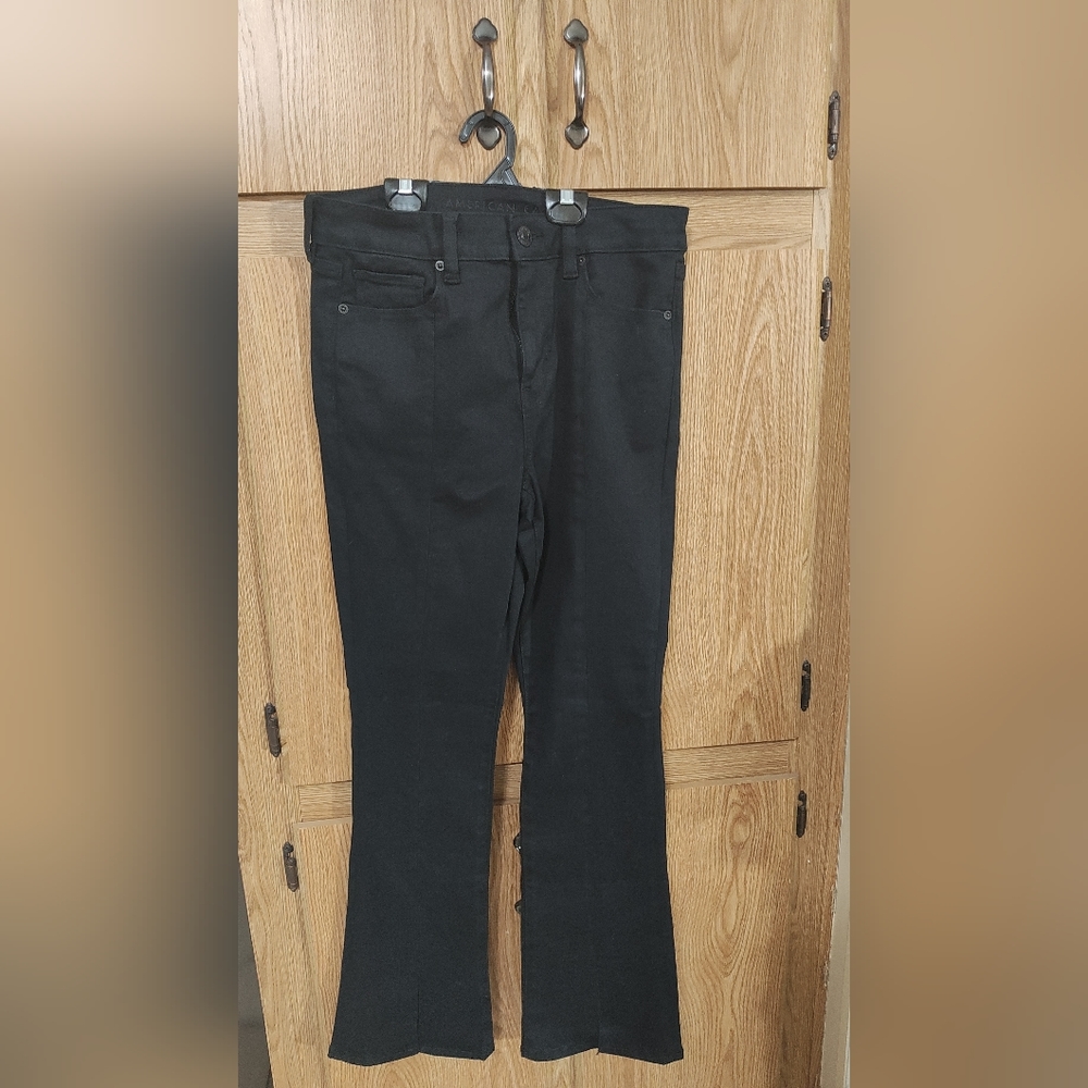 American Eagle Women's Size 8 Short Black Jeans